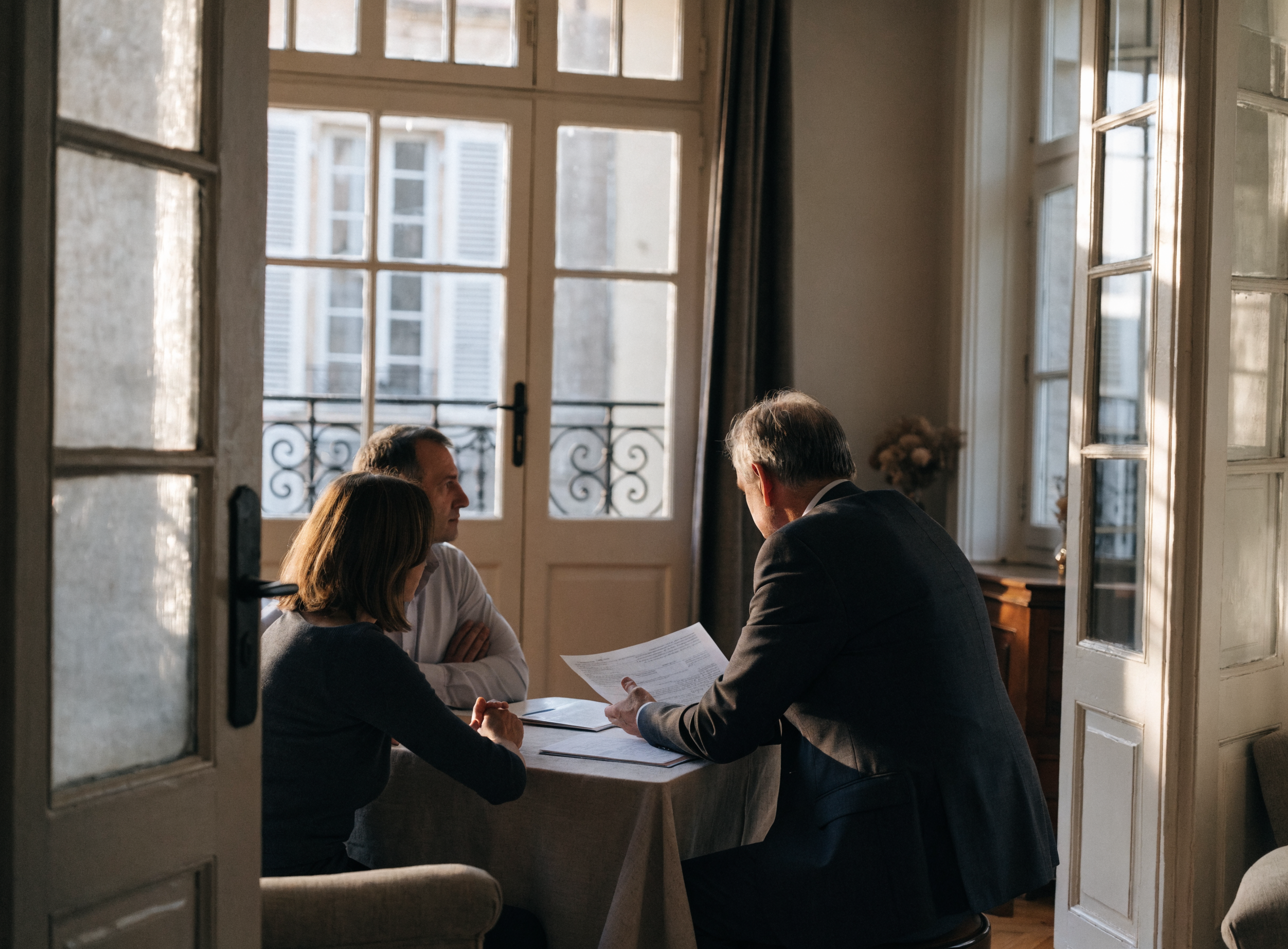 Remise et explication d'un rapport d'expertise bâtiment